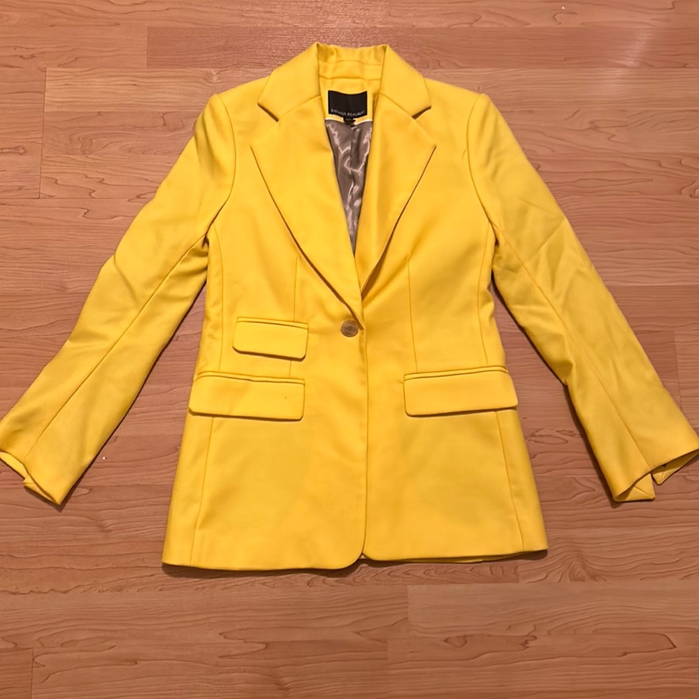 Yellow Banana Republic blazer